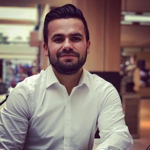 Meet your Posher, Max